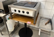 1578725 Stove and kitchen utensils, accessories, tins
