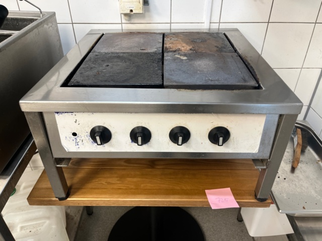 1578725-2 Stove and kitchen utensils, accessories, tins