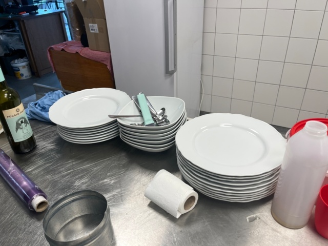 1578725-18 Stove and kitchen utensils, accessories, tins