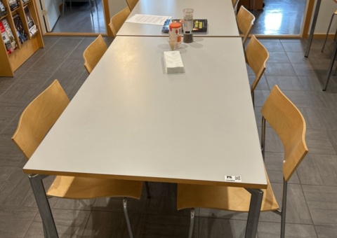 Office furniture - 8 chairs Lammhults and table