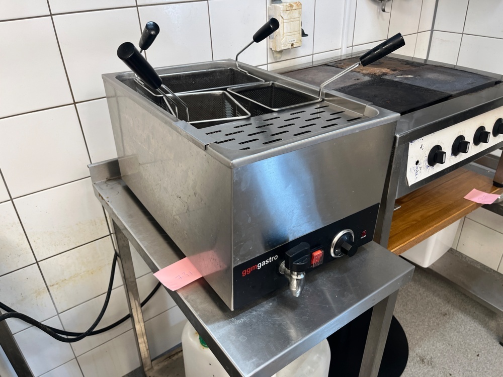 1578731-1 Pastakokare GGM Gastro på bänk