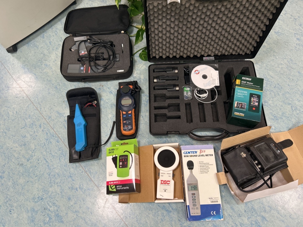 1544922-1 Collection of measuring instruments - Extech, Center, etc.