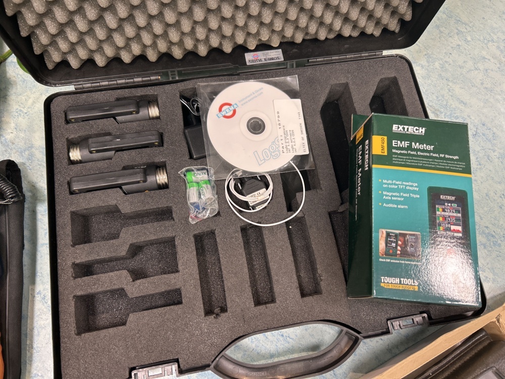 1544922-2 Collection of measuring instruments - Extech, Center, etc.