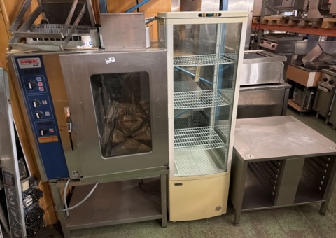 Combi oven with stand and display fridge - Rational CD101 and Saro