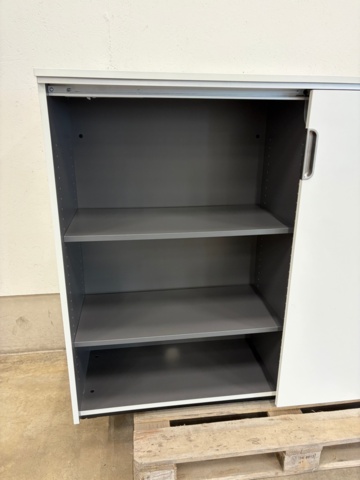 1578423-5 Office cabinet with sliding doors