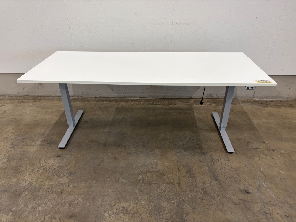 1578424-2 Height-adjustable desk - EDSBYN