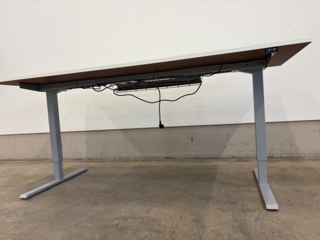 1578425-4 Height-adjustable desk - EDSBYN