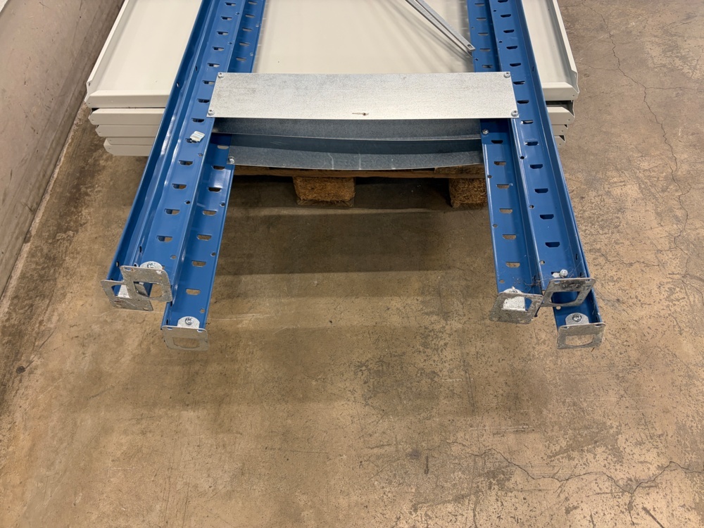 1578431-2 Sheet metal shelf