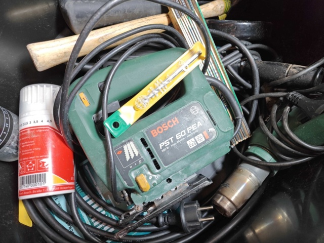 1564864-4 Large lot of tools, power tools and parcel trolleys