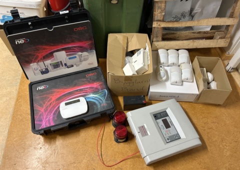 Burglar and alarm system - DSC PowerSeries Neo