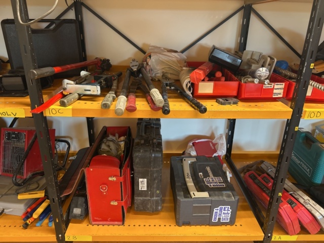 1544954-6 Shelf with contents