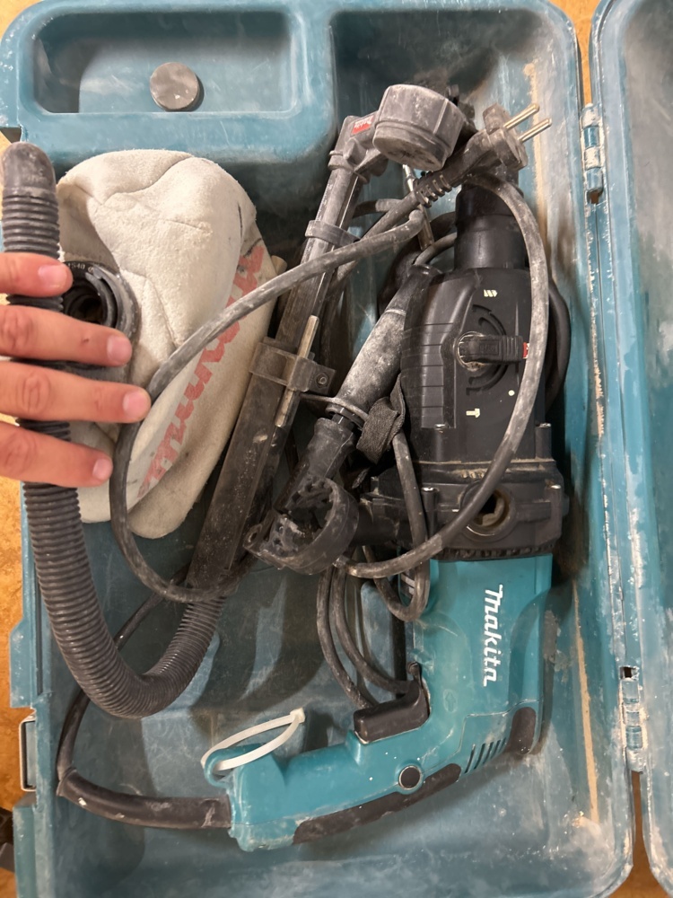 1544951-2 Tool kit with accessories - Makita