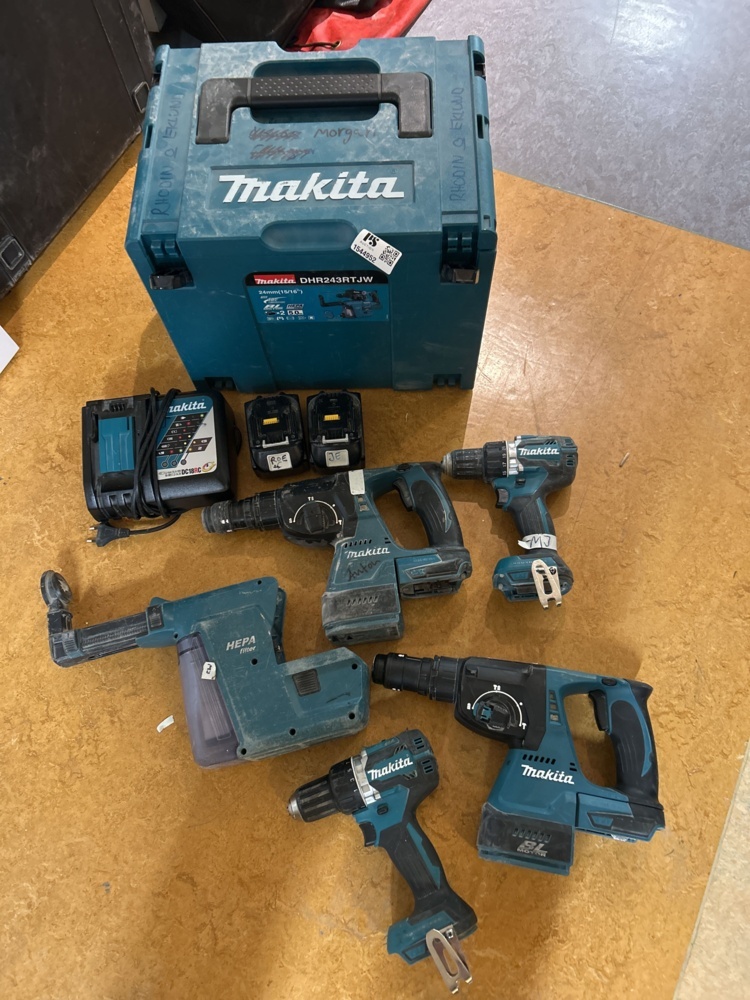 1544952-1 Tool kit with accessories - Makita