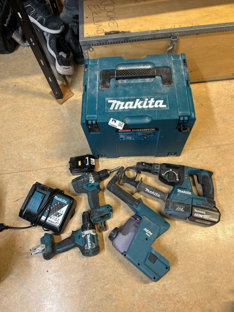 1544953-1 Tool kit with accessories - Makita