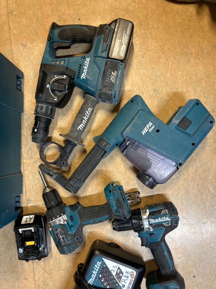 1544953-2 Tool kit with accessories - Makita
