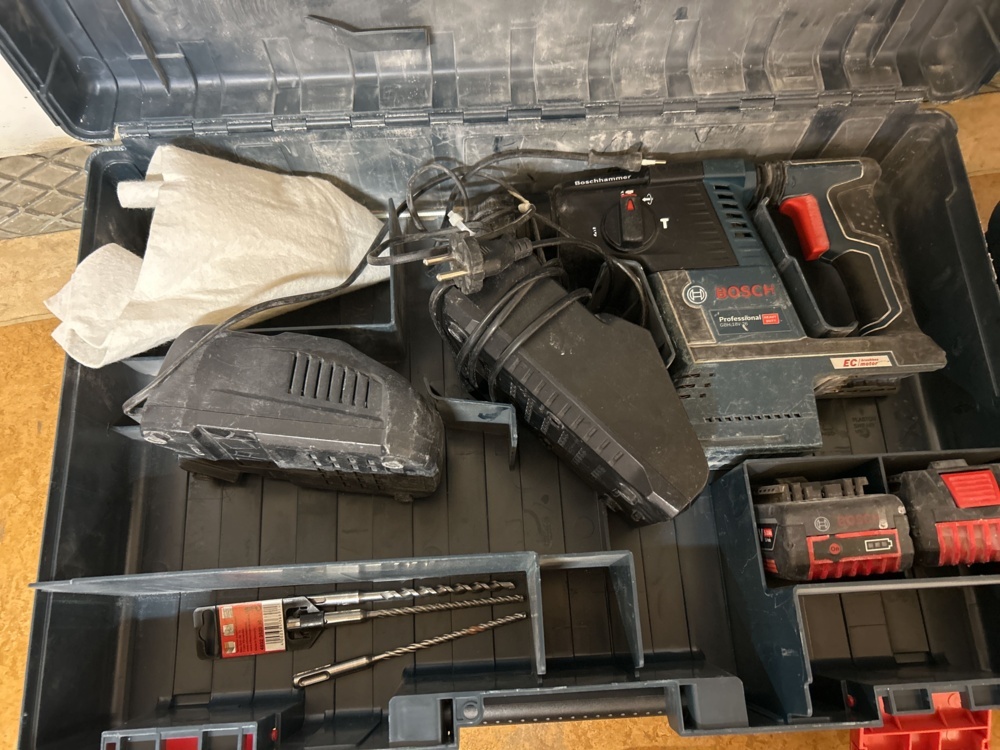 1544959-2 Tool kit with accessories - Bosch