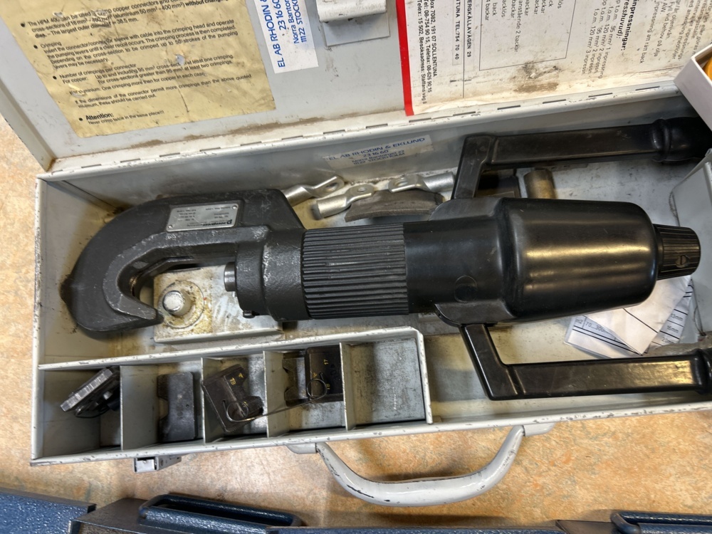 1544960-2 Press tools with accessories - Combro / Astro Tool Corp