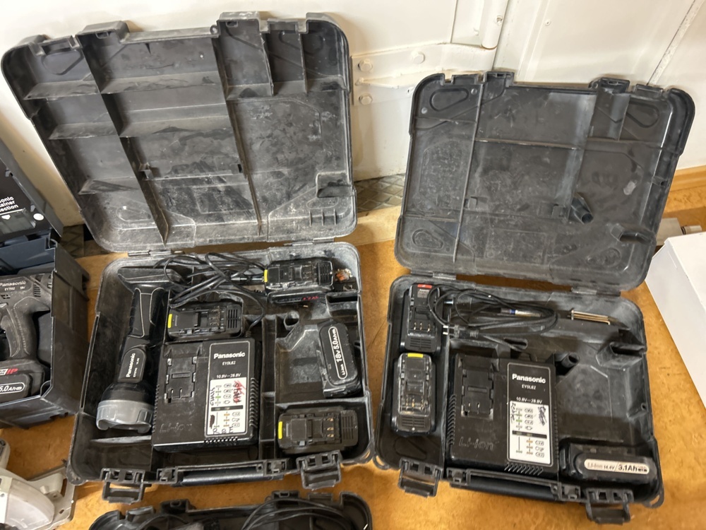1544961-2 Tool kit with accessories - Panasonic