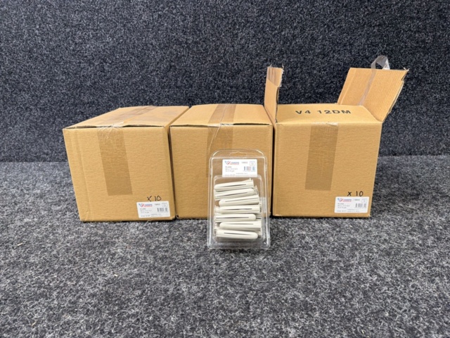 Ca 600 st Plugg 14x70mm, Thuresson Fastening på auktion i Västra Götaland, Svenljunga hos PS Auction
