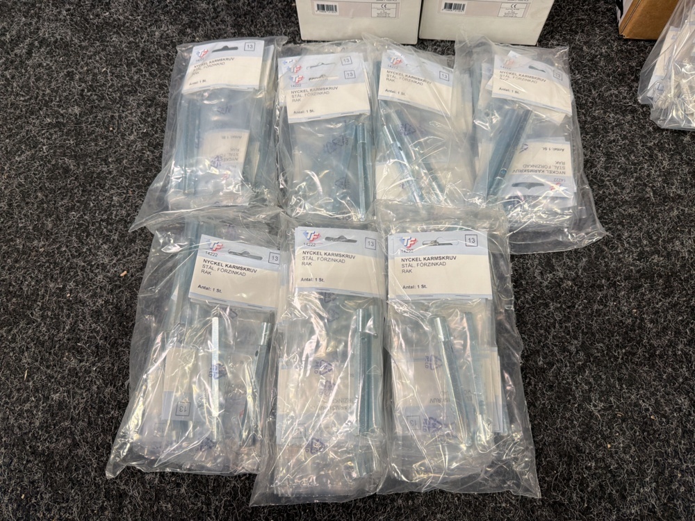 1579659-2 Universal plug, key frame screw & screw Knauf Danoline