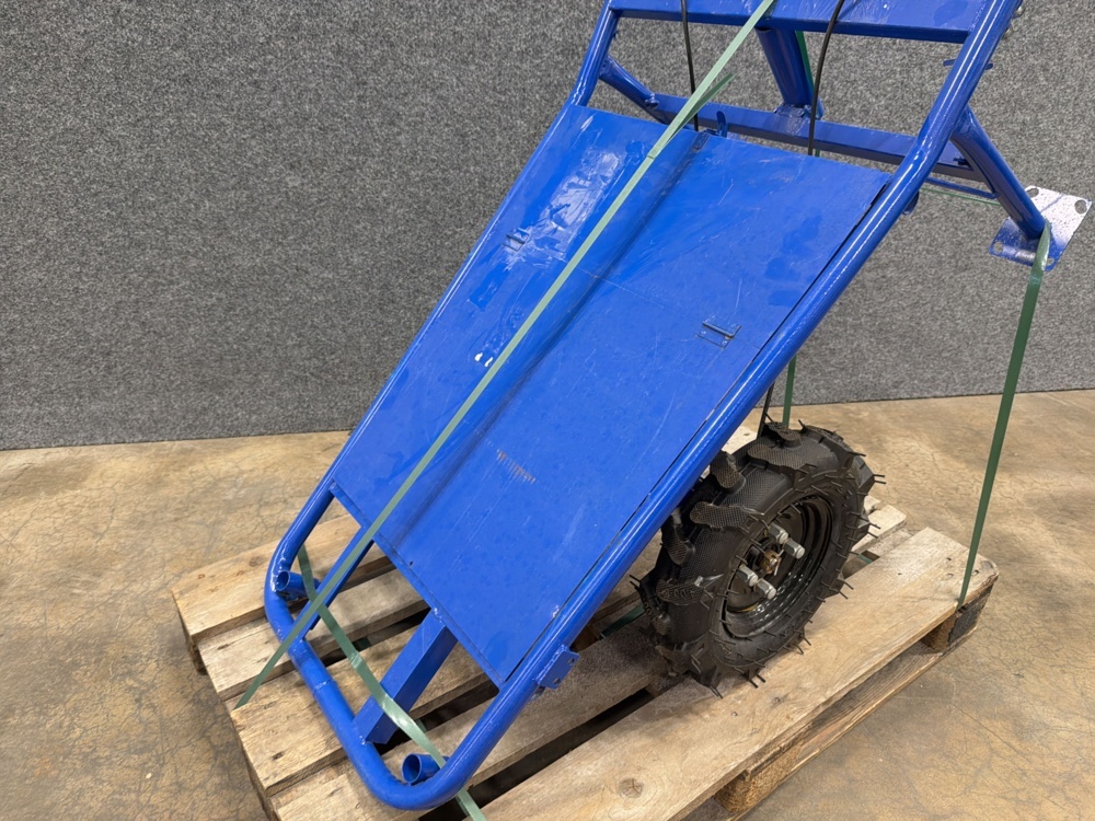 1579623-2 Electric flatbed truck