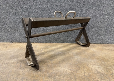 Steel material lifting