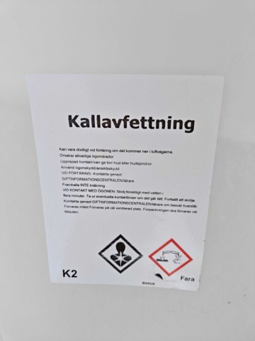 1484537-8 Oil, degreasing and car shampoo