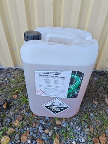 1484537-9 Oil, degreasing and car shampoo