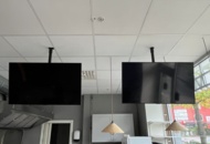1580066 Two ceiling-mounted screens Samsung