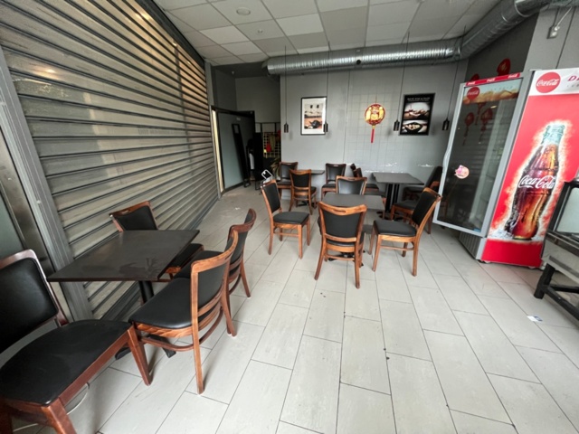 1580073-1 Restaurant interior furniture 5 tables 15 chairs