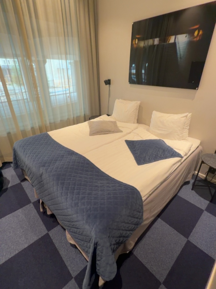 1491692-2 Komplett inredning från hotellrum (Rum B06)