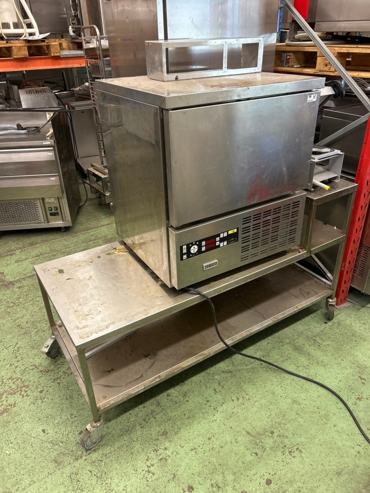 1567040-1 Chillblaster and stainless steel bench on wheels - Zanussi