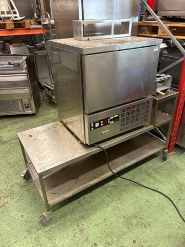 1567040-1 Chillblaster and stainless steel bench on wheels - Zanussi