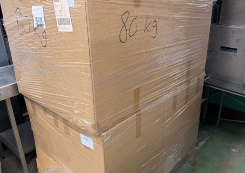Height-adjustable stands – new in box