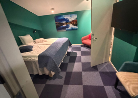 Complete interior design from hotel room (Room B010)