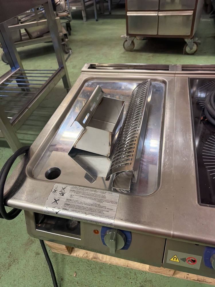 1566039-2 Kombinerad induktionshäll och stekbord - Electrolux