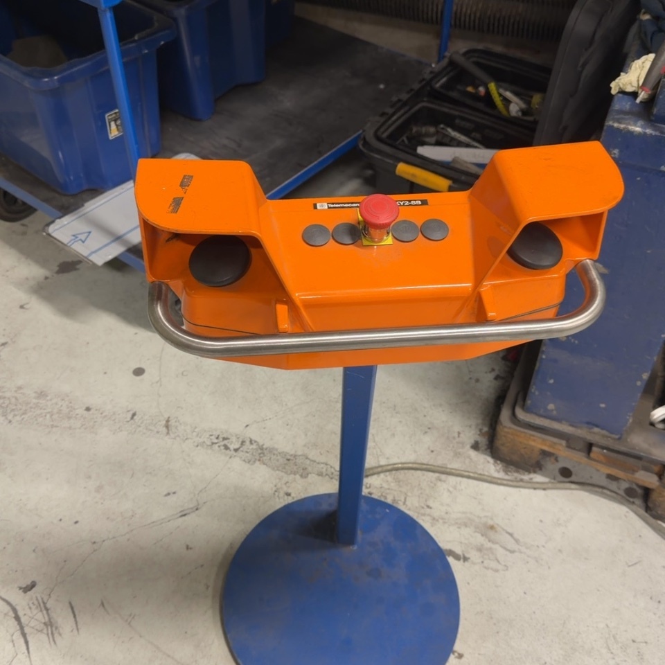 1573717-2 Hydraulisk C-press - Presto