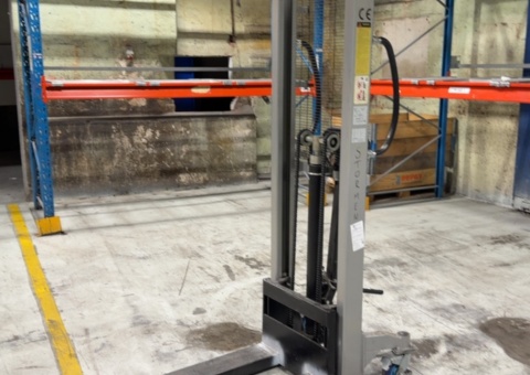 Manual stacker - Silverstone ES1015, -2021