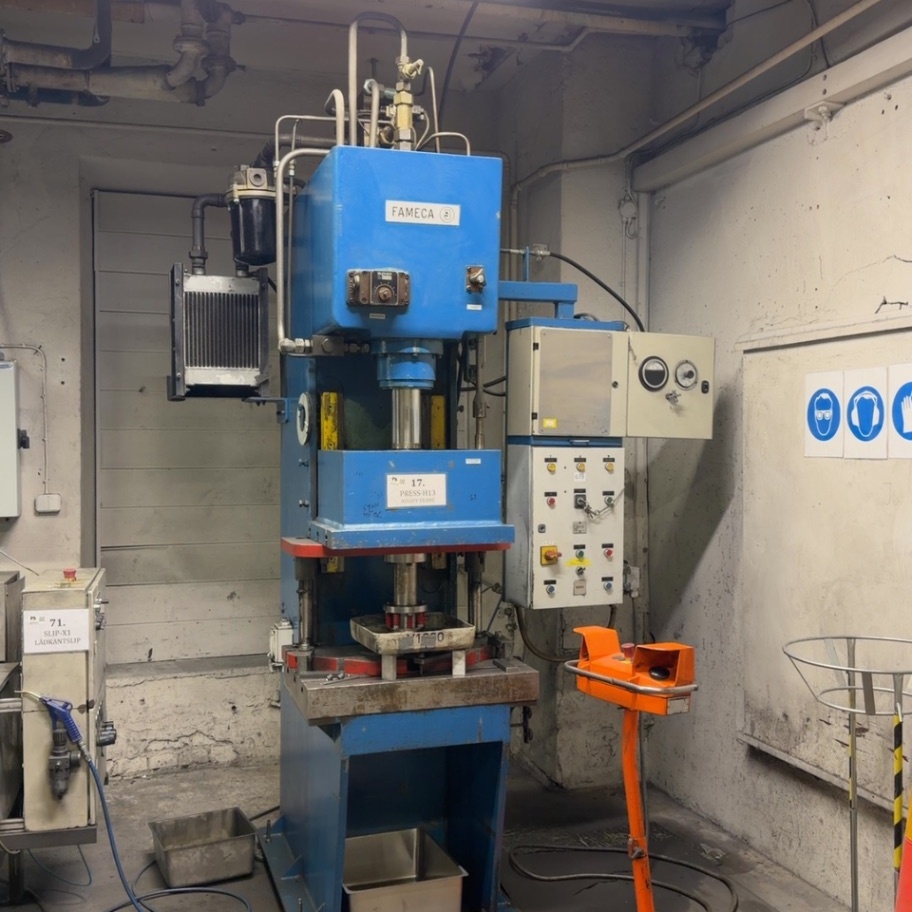 1573720-1 Hydraulisk C-press - Fameca