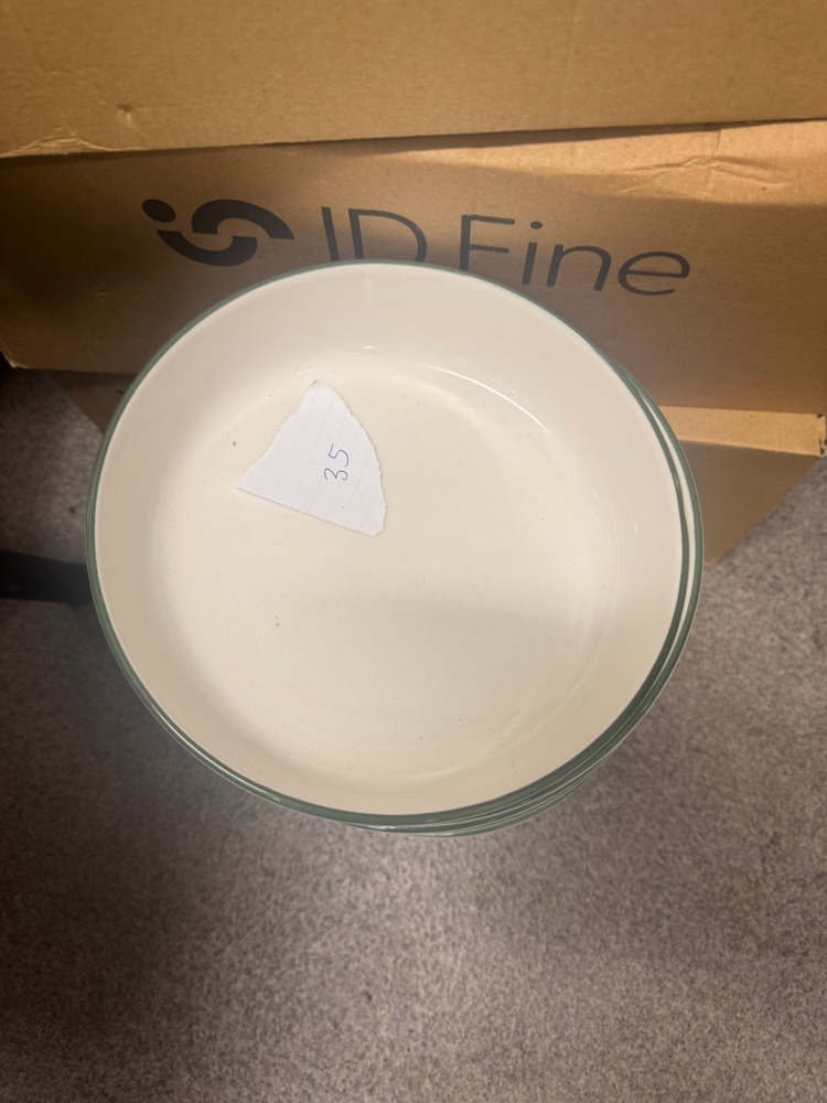 1536075-2 Collection of plates and bowls - ID Fine