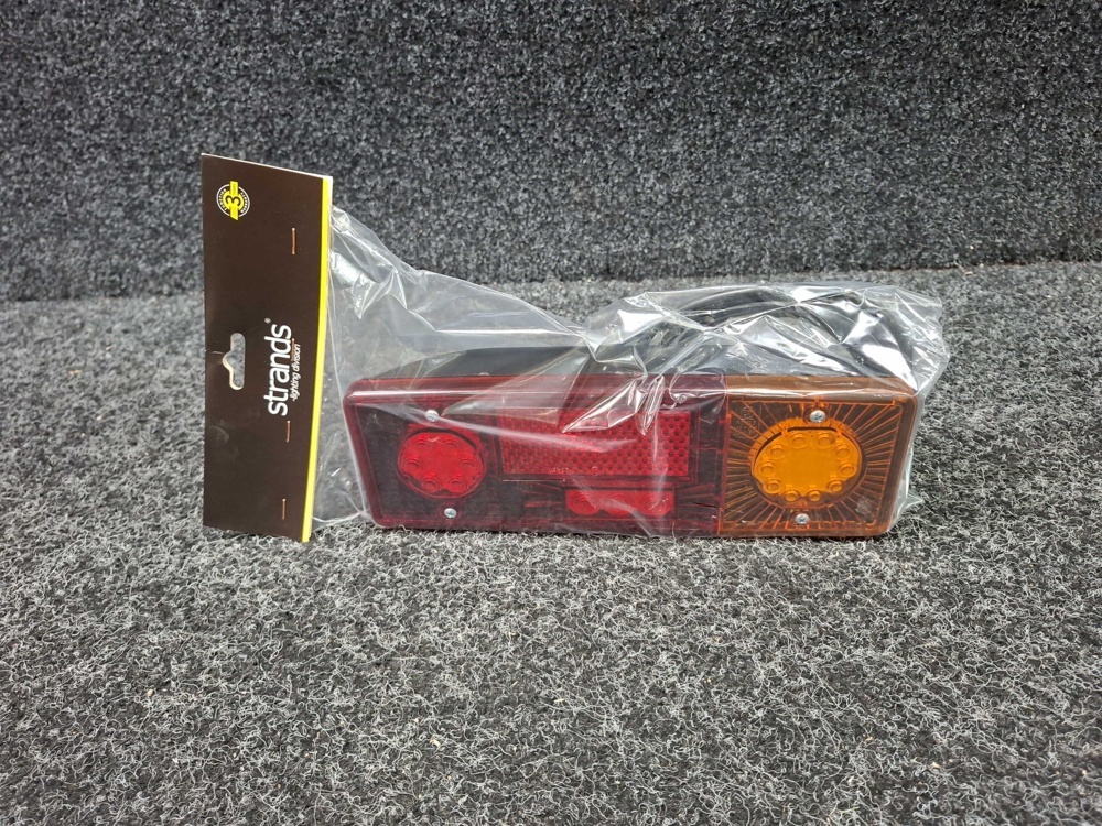 1580171-2 4 taillights, Strands