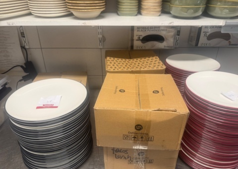 Collection of plates and bowls - ID Fine