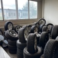 1563389-2 65 sets of tires and rims