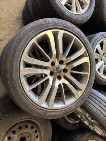 1563389-11 65 sets of tires and rims