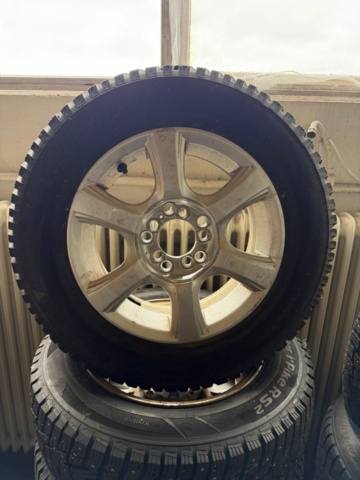 1563389-27 65 sets of tires and rims