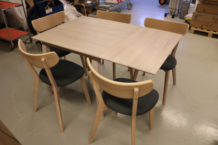 1515222-3 Fällbord och stolar