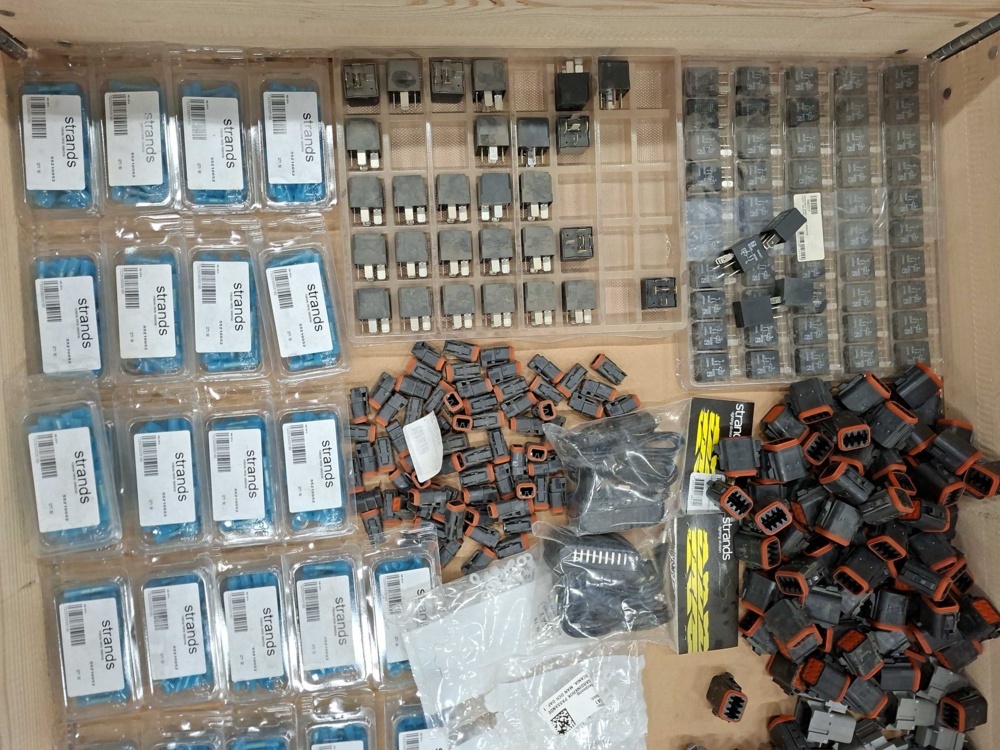 1580180-2 Micro relays, installation cables, connectors etc.