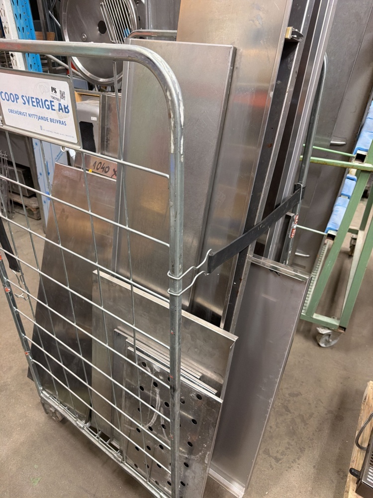 1567057-2 Stainless steel shelves and roll cage