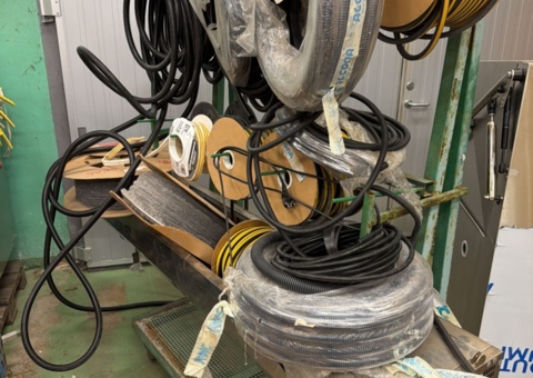 Trolley with hose and sealing material