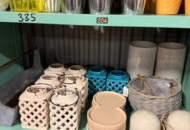 1406073 Florist's party - decorative materials, pots, vases, baskets